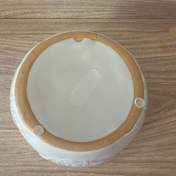Cream ceramic bowl - Picture 4 of 6